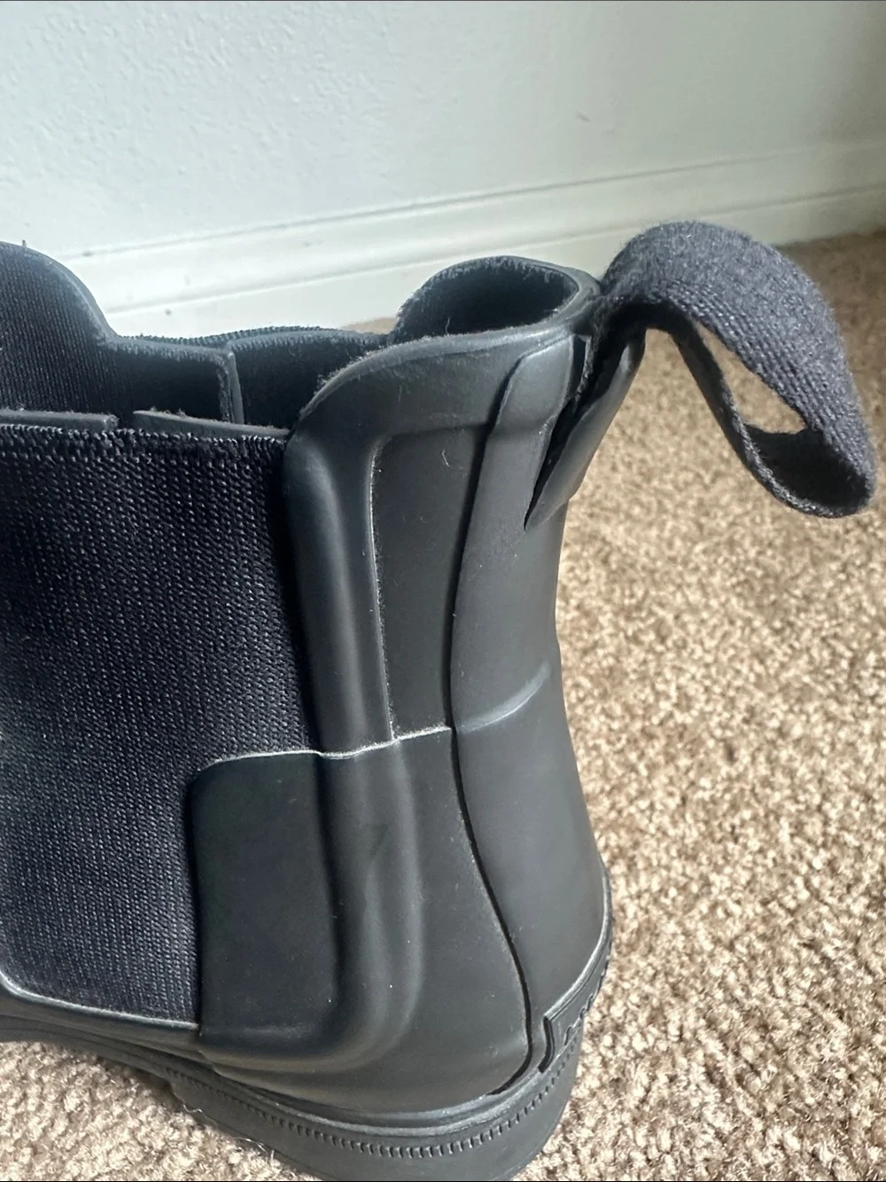 Hunter Men’s Black Refined Chelsea Rain Boots Unisex Men’s SZ 7/Women’s SZ 8.5